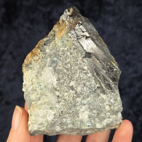 Wolframite scorodite - &, ~